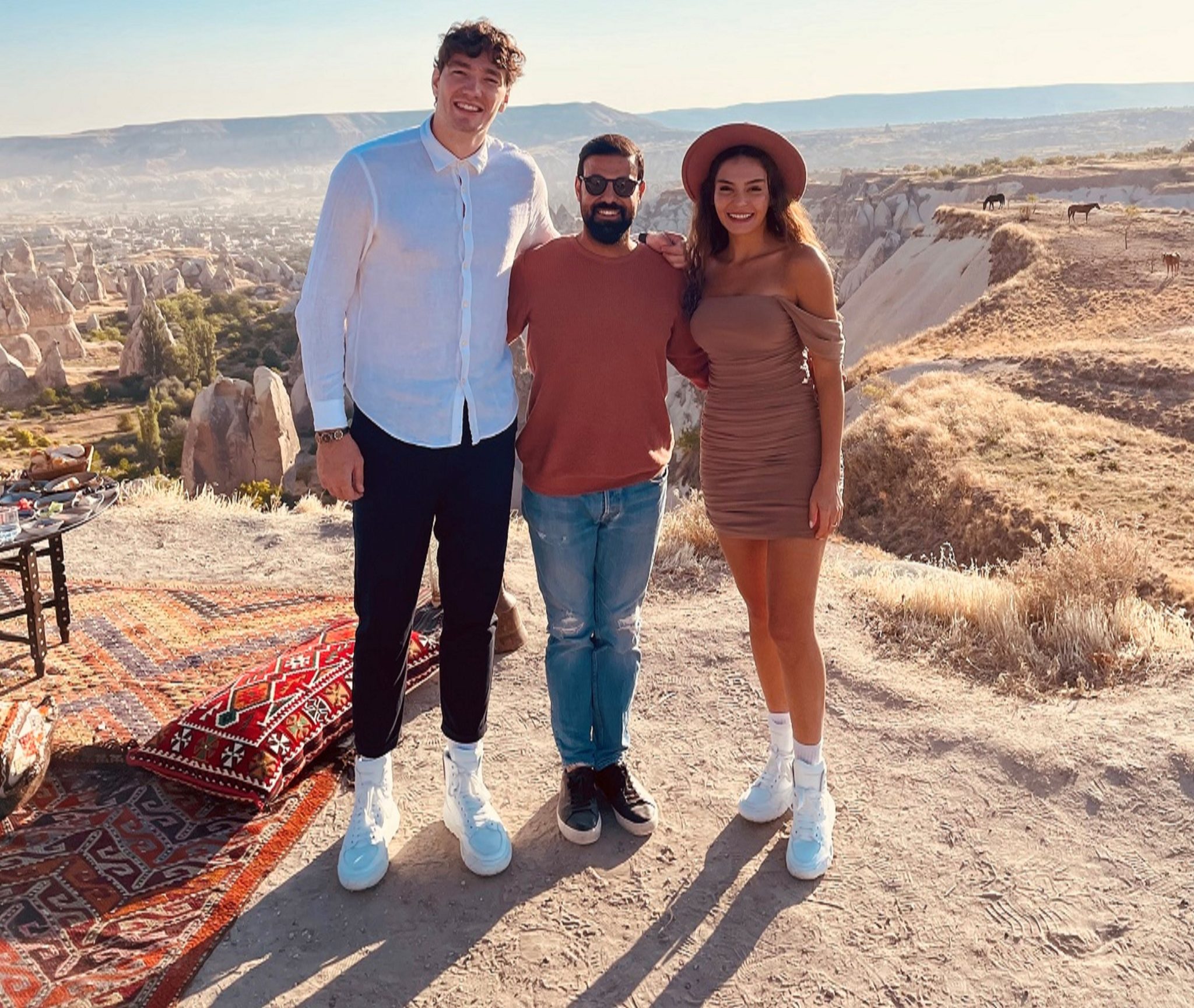 Kapadokya’da Cedi Osman ve Ebru Şahin’in Romantik Evlilik Teklifi